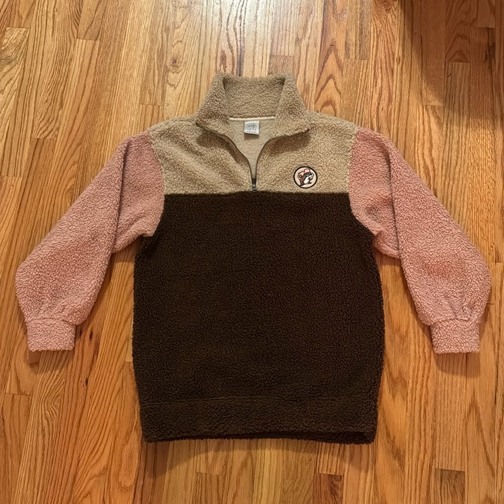 Buc-ee’s color block pullover